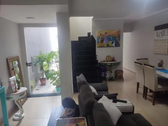 Sobrado Em Exelente Localização