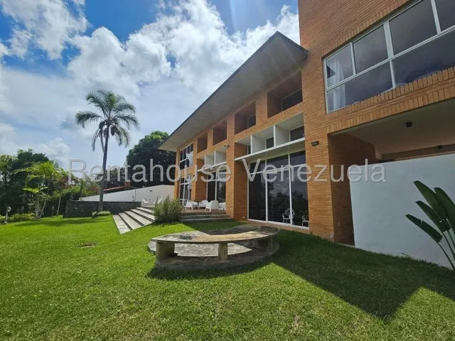 Casa ( 2 Niveles /  Amoblada / Remodelada )   Alquiler Alto Hatillo Mls-25-7287