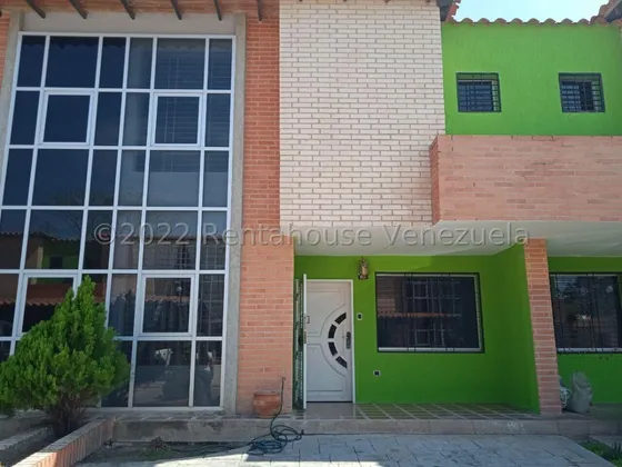 Luis Quiroz Vende Moderno Townhouse En Monteserino San Diego Conj. Cerrado Con Vigilancia 24/7 Pozo Gas Directo  Lq 25-24548