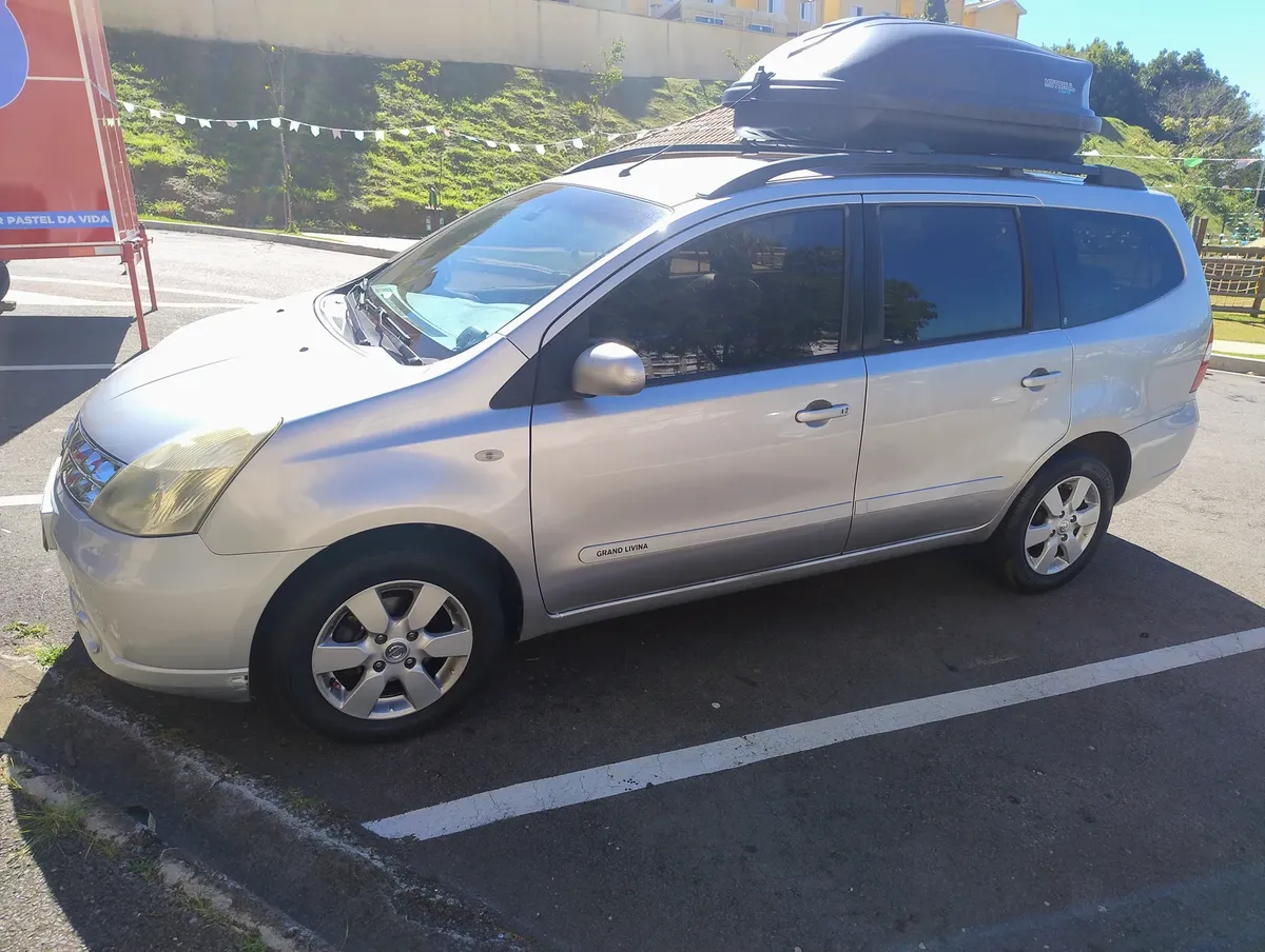 Nissan Grand Livina 2012 1.8 Sl Flex Aut. 5p — foto 4