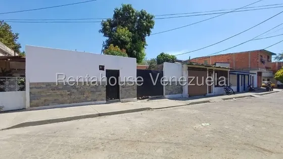 Oportunidad De Inversión Se Vende Potencial Terreno De 468 Mts2 En Zona Centrica (alayón) Cerca A Av. Mariño, Maracay 26-12458 Hc