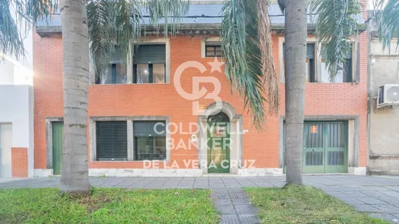 Casa En Venta  Sargento Cabral Cinco Dormitorios, Patio Y Cochera! Oportunidad