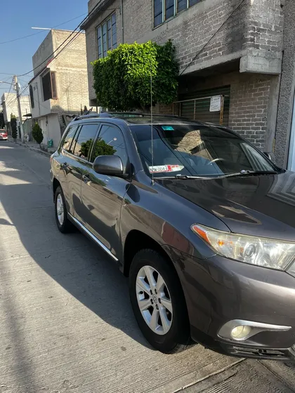 Toyota Highlander Base Premium Aa R-17 At