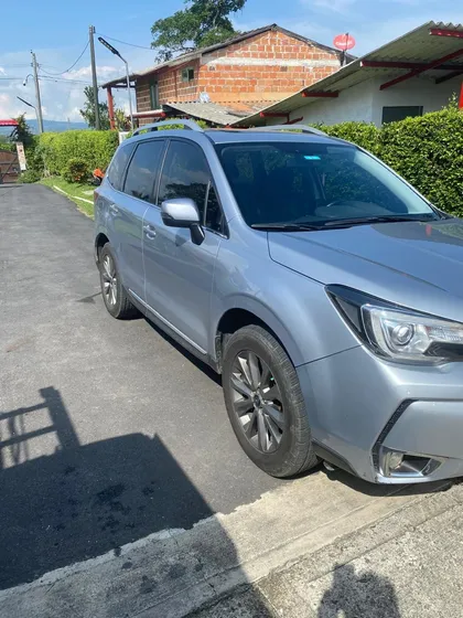 Subaru Forester 2.0 Xt