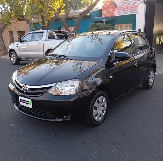 Toyota Etios 1.5 Xs 5 P