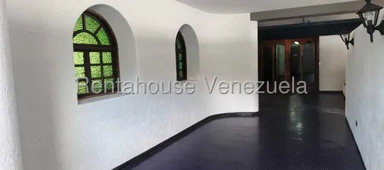 Apartamento En Alquiler Cumbres De Curumo Cod. 27-1089