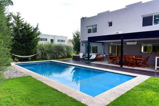 Venta Casa 5 Amb. Barrio Cerrado Weston-financia