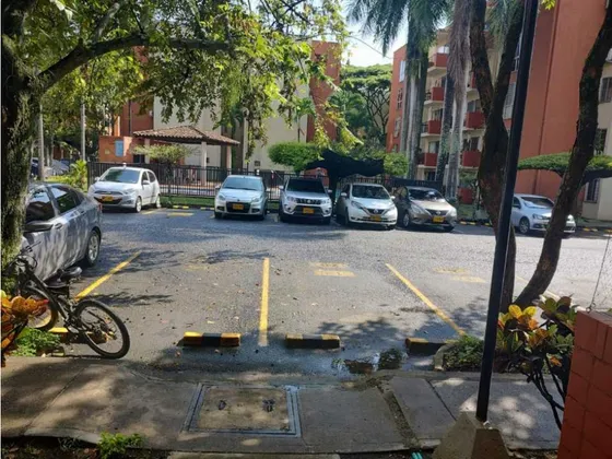 Apartamento Para  Venta En La Ciudad De Cali Barrio La Hacienda 1er Pi