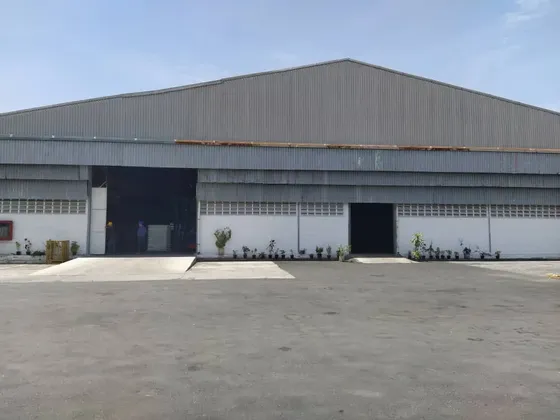 Eli Juarez Galpón Comercial Guacara 5.000 Metros Cuadrados De Almacenamiento. Área De Oficinas Con Cubículos. Batería De Baños Y Vestidores Área Para Comedor Y Descanso Del Personal 4 Muelles De Ca