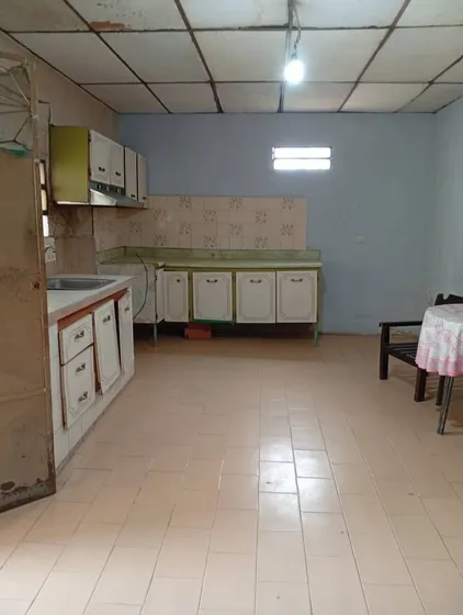 Venta De  Amplia Casa A Remodelar En Urb Santa Ana, San Blas Valencia  08-40