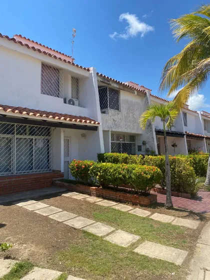 Townhouse En Conjunto Los Corales, Porlamar