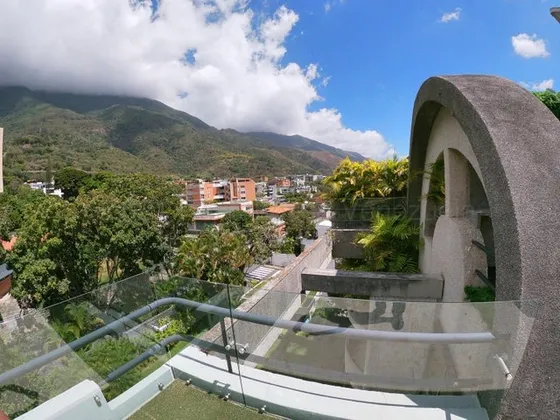 Se Vende Espectacular Apartamento En Los Palos Grandes. 23-1516 Lv