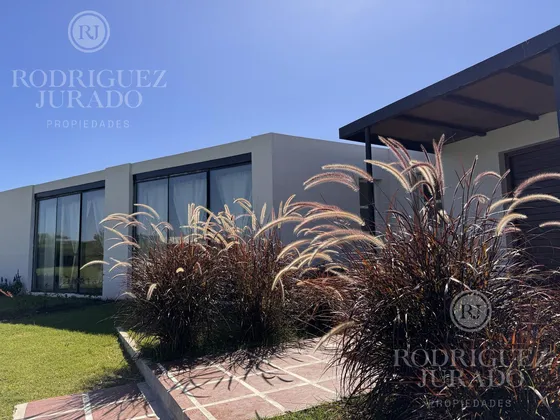 Casa Amoblada En Venta Sobre Lote Interno Haras Santa Maria