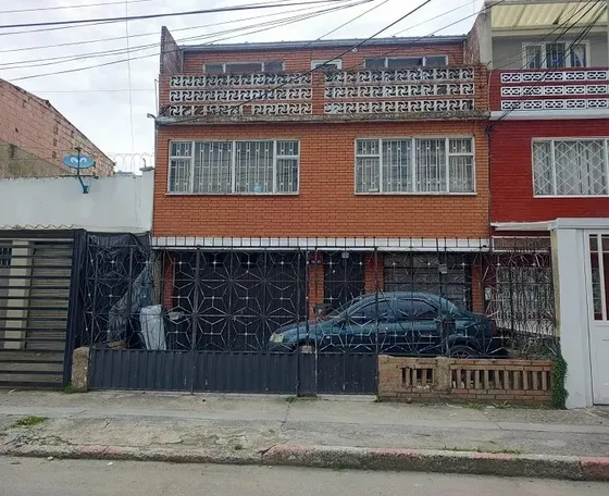  Casa Bien Ubicada  Noroccidente, Rentable De Tres Niveles  