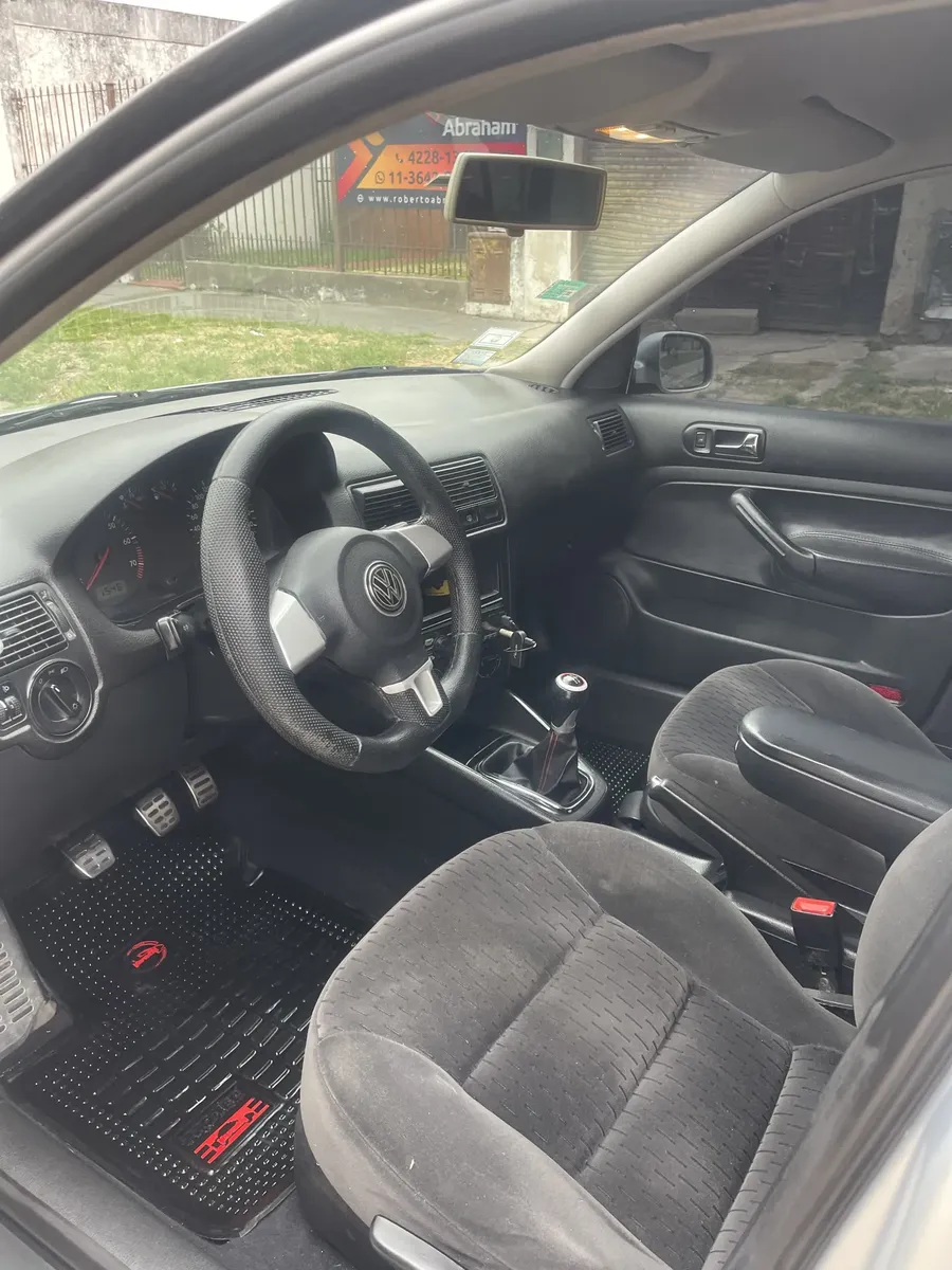 Volkswagen Golf 1.6 Format568338397120450566