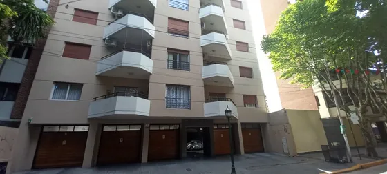 Departamento 2 Ambientes Frente Con Patio 71 M2 / Apto Crédito