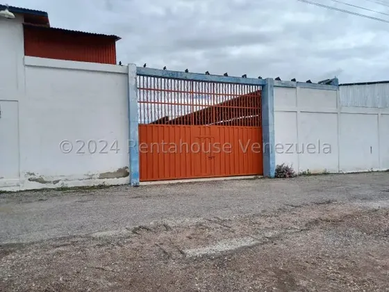 Florangel Pernaleta, Alquila Galpon En Barquisimeto Vía Pavia Fp #24-28281