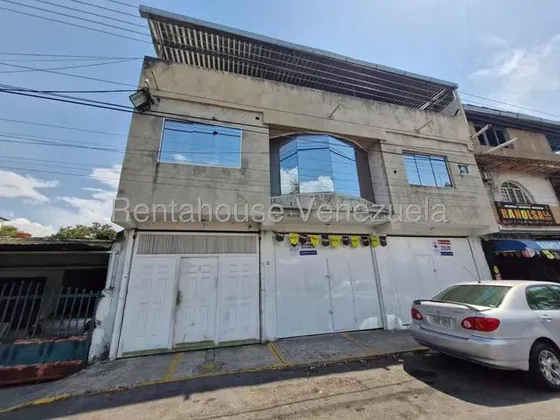 En Urbanización El Pinonal, Ofrecemos En Alquiler Un Local Comercial #26-18106 Rm