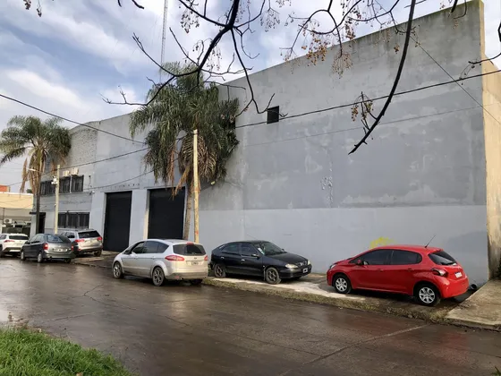 Venta - Deposito Con Oficinas Y Entrepiso - Ituzaingo