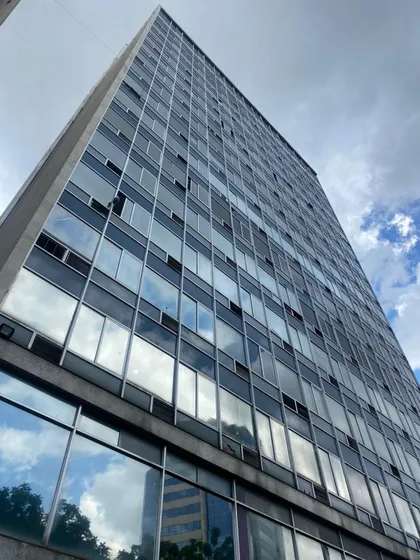 Espacio Abierto, Sin Tabiqueria Para Adaptarlo A Cualquier Proyecto.  Alquiler De Oficina En La Emblematica Torre Easo De El Rosal-chacaito. 443 Mts. La Vista Es Maravillosa.