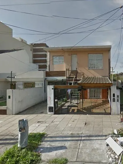 Ph En Venta - 4 Dormitorios 2 Baños - Cochera - 296mts2 - Morón