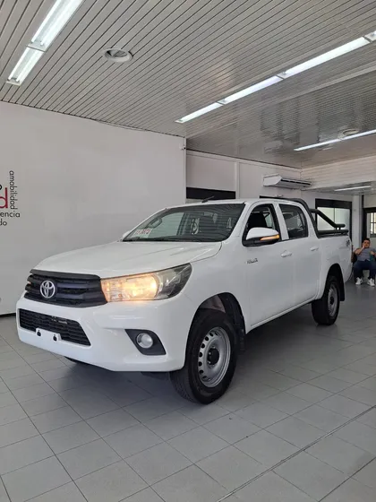 Toyota Hilux Hilux 4x4 D/c Dx 2.4 Tdi 6m/t