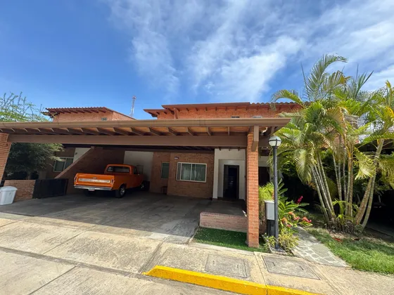 Hermoso Townhouse Residencias Las Trinitarias An