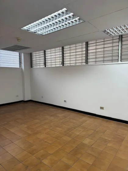 Local Comercial En La Florida Tipo Oficina En Venta.