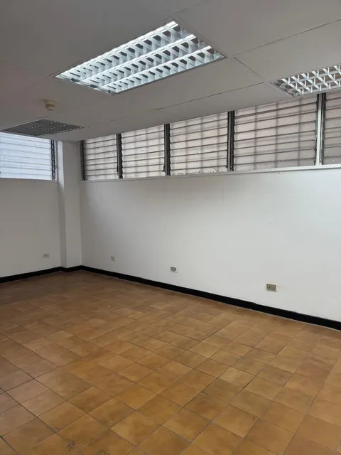 Local Comercial En La Florida Tipo Oficina En Venta.