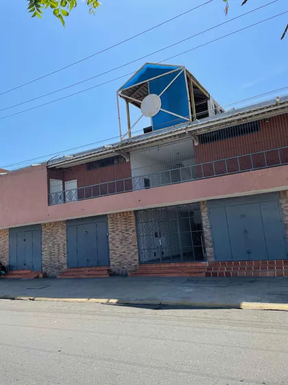Local Comercial En Alquiler, 2 Niveles, En Barcelona