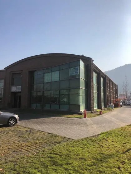 Oficinas, 4 Privados, Sala Reuniones, 3 Estac.,bodega 150 M2