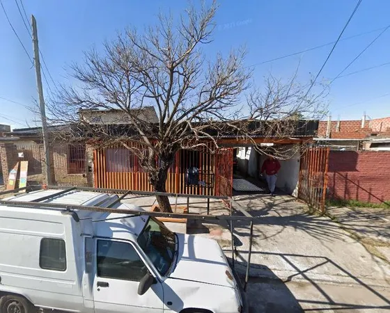 Casas En Venta - 6 Dormitorios 3 Baños - 300mts2 - Ezpeleta