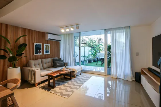 Departamento Duplex En Venta 2 Dormitorios Mas Comodin Con Cochera En Fisherton Vista Al Golf