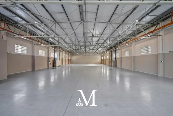 Alquiler Galpon De 1600m2. Base Operativa En C.a.b.a.