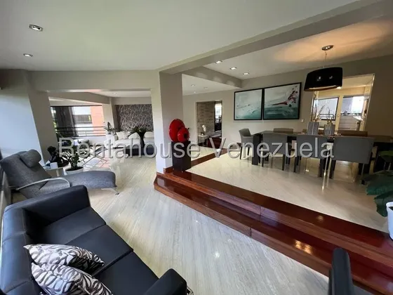 Apartamento En Venta En Clnas. De Valle Arriba Con Áreas Modernas Y Lujosas