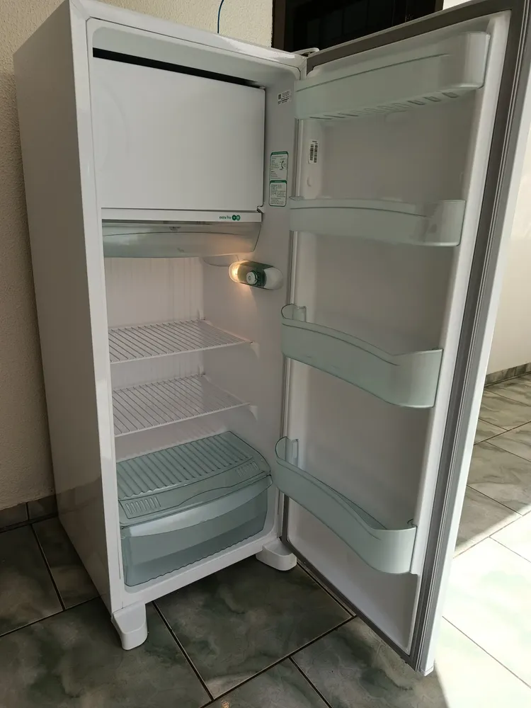 Geladeira Consul Degelo Seco 263 Litros - CRA30MB