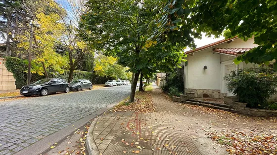 Casa En Alquiler En Inmejorable Zona De Adrogué