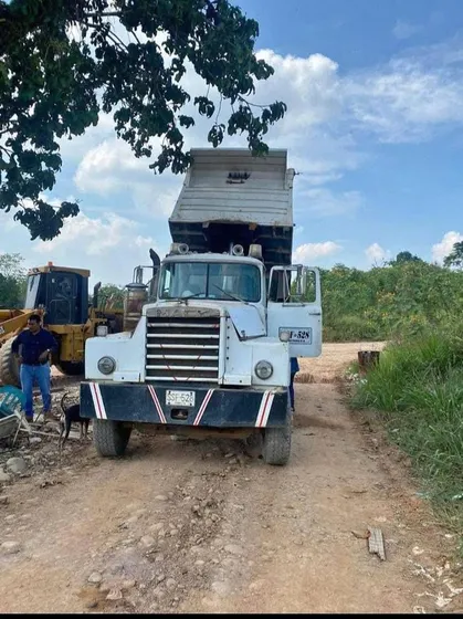Volqueta Mack Año 79