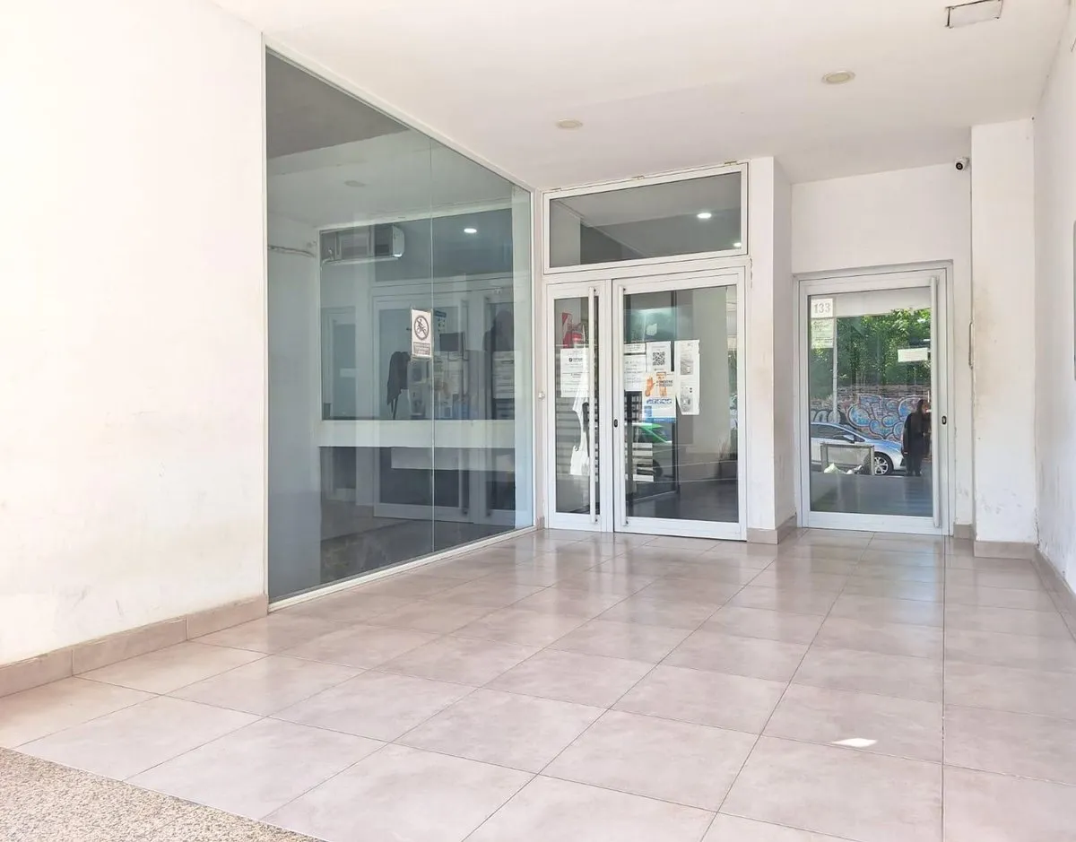 Local En Venta Sobre Mendoza Casi 24 De Septiembre