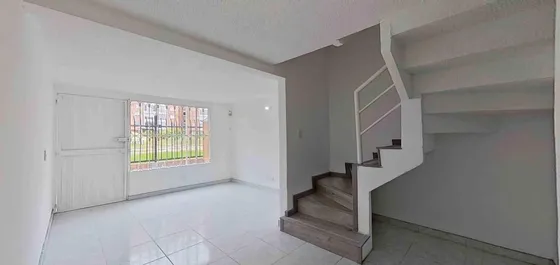  Casa Para Venta En Nueva Castilla Kennedy (33856941677).