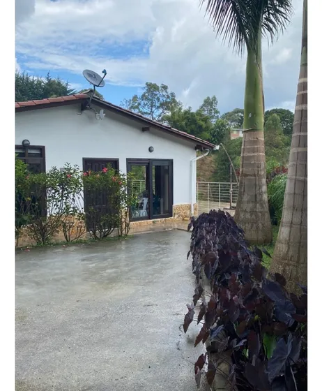 Vendo Casa Finca Campestre El Peñol  Antioquia 3.200 M2 Uv Fr
