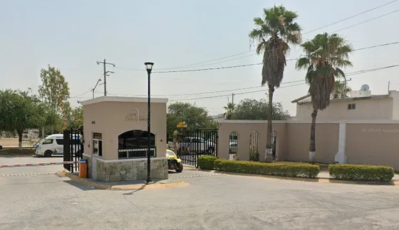 Casa En Remate Bancario En C. Privadas De San Miguelito, Apodaca, N.l. (60% Descuento, Excelente Plusvalía) ¡gran Oportunidad De Inversión! - Sk12