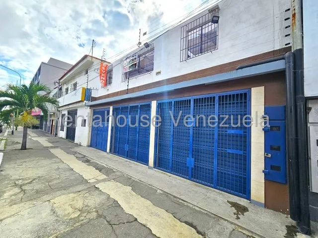 Local Comercial En Alquiler En Barquisimeto Crr 19 Posee 500m2 Con Area De Oficinas Terrazas A Pie De Calle Cod 25 15231 Comunicate Soy Gabi Irastorza                                                  