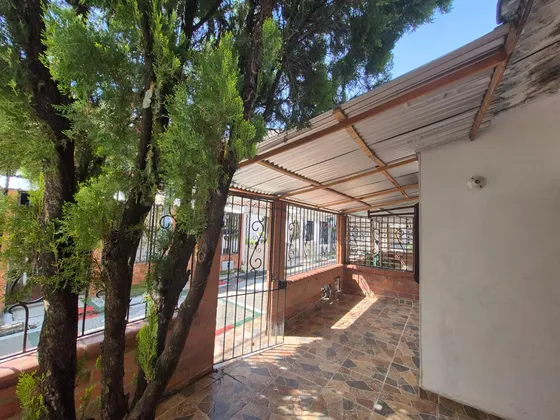 Se Vende Casa En Pasaje B/ Ciudad Cordoba