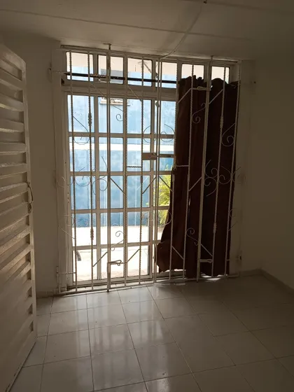 Arriendo Casa De Dos Plantas En El Barrio 13 De Junio 