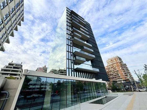 Ideal Restaurant: Moderno Alonso De Córdova - Con Terraza