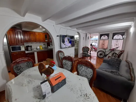 Casa De Tres Pisos En Venta Barrio Palmeras De Marsella Palmira Valle