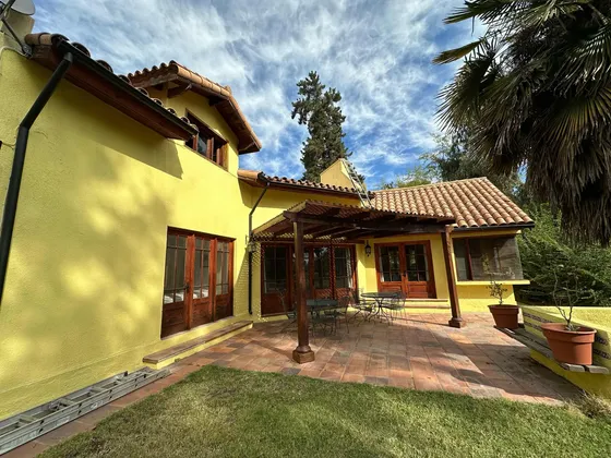 Casa Céntrica Pirque Virginia Subercaseaux Cruceral 1