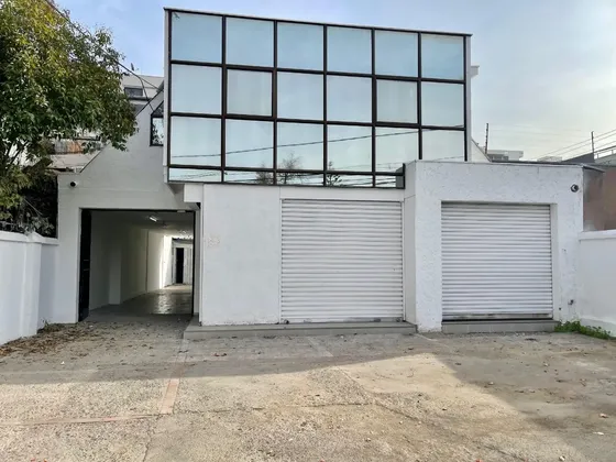 Exclusiva Propiedad Comercial/ Providencia