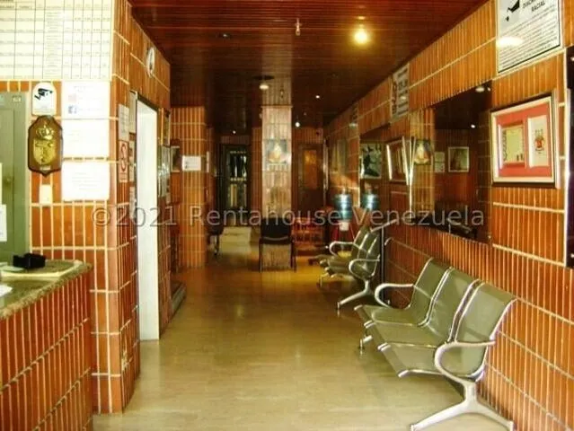 Edificio Comercial En Venta Parroquia La Candelaria Jose Carrillo Bm Mls #23-4916